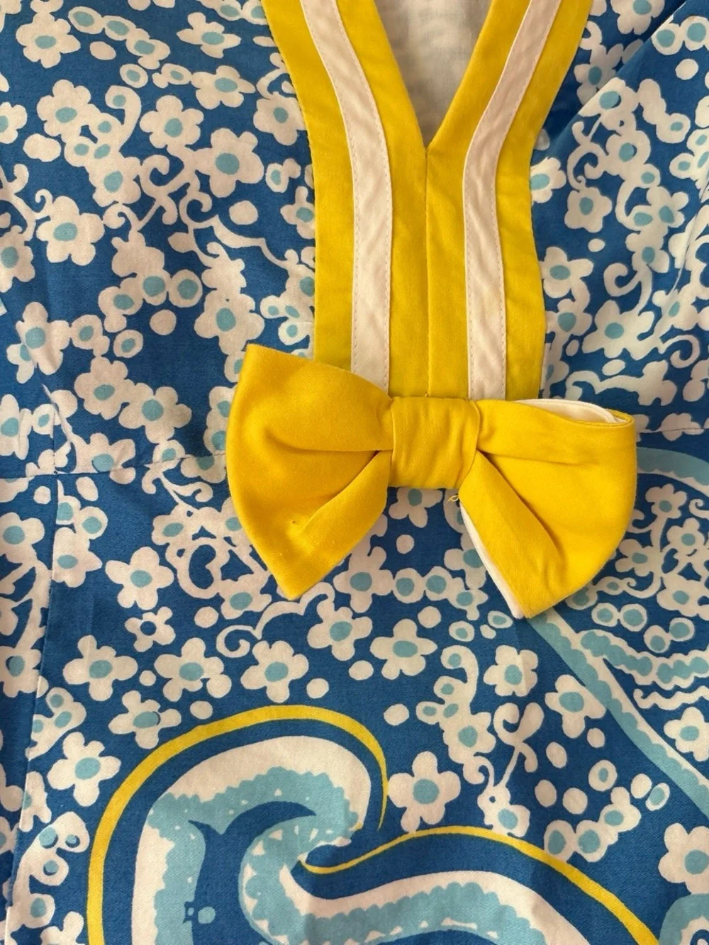 Lilly Pulitzer Blue, White & Yellow Paisley V-Neck Shift Dress